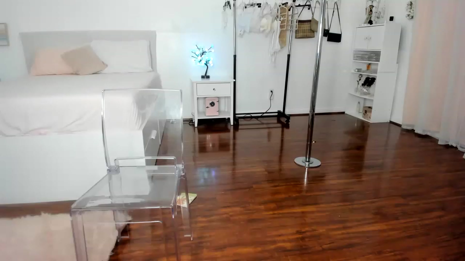 Gallery image thumbnail from sugarbb_'s myfreecams stream on, 06/03/2023, 06:40 image 20 of 20