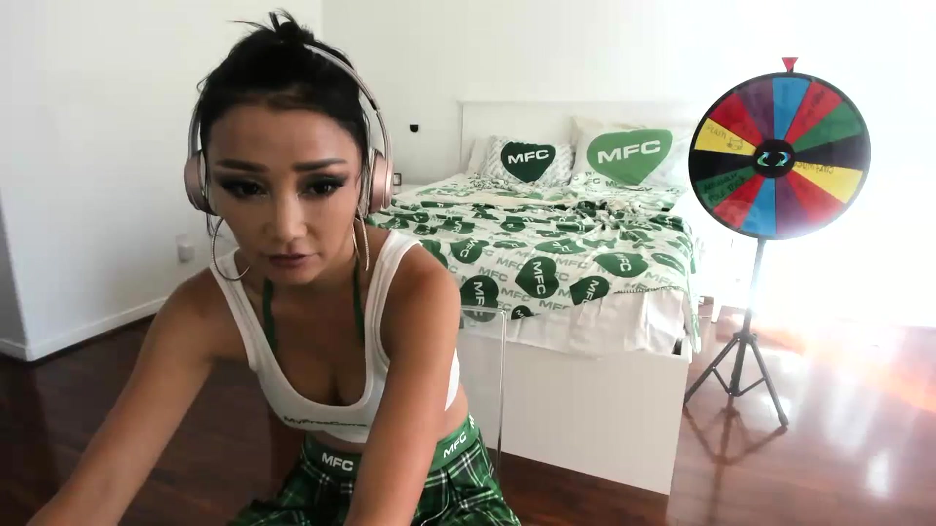 Gallery image thumbnail from sugarbb_'s myfreecams stream on, 08/14/2023, 01:03 image 3 of 20
