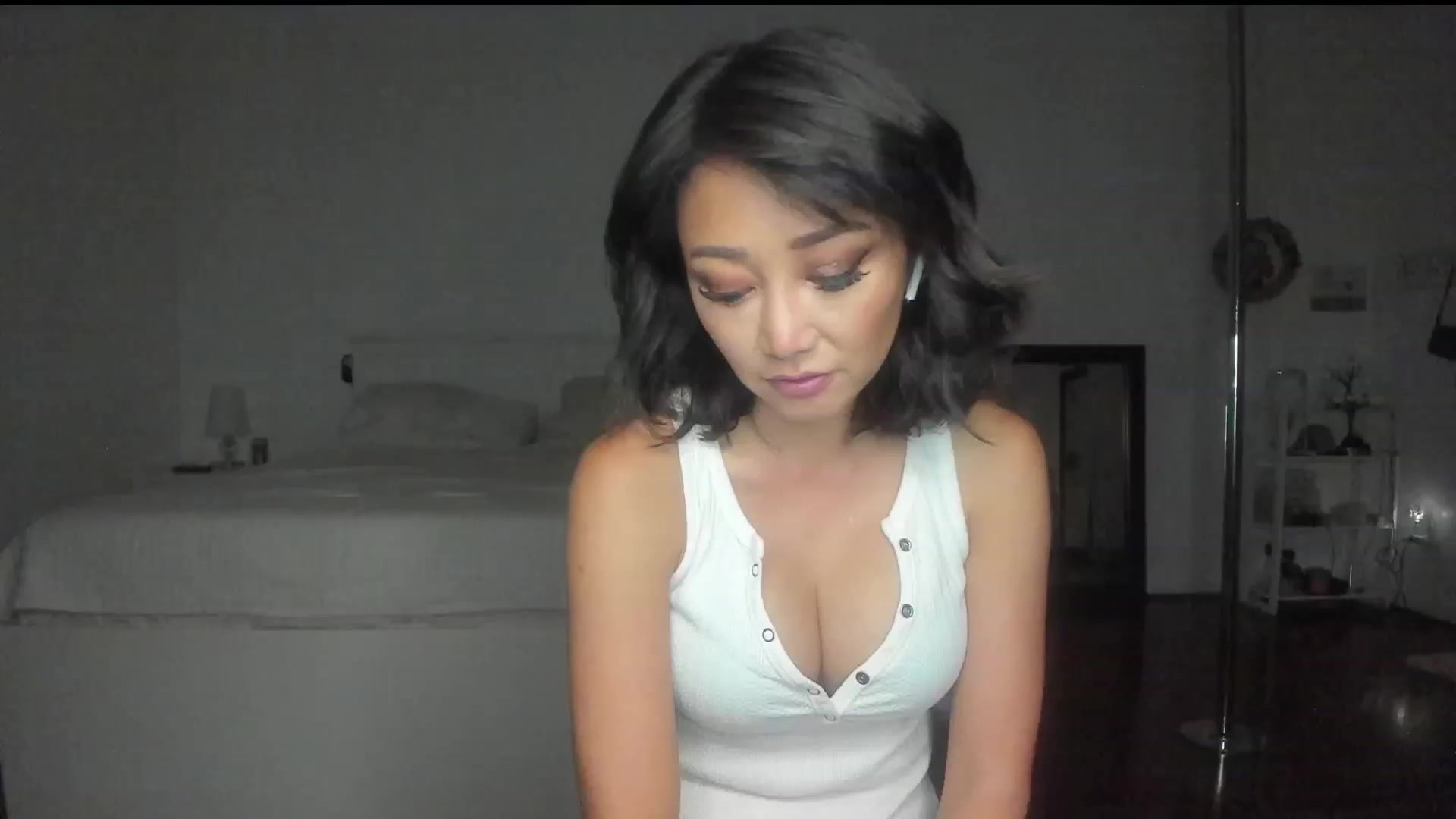 Gallery image thumbnail from sugarbb_'s myfreecams stream on, 09/15/2023, 10:59 image 9 of 20