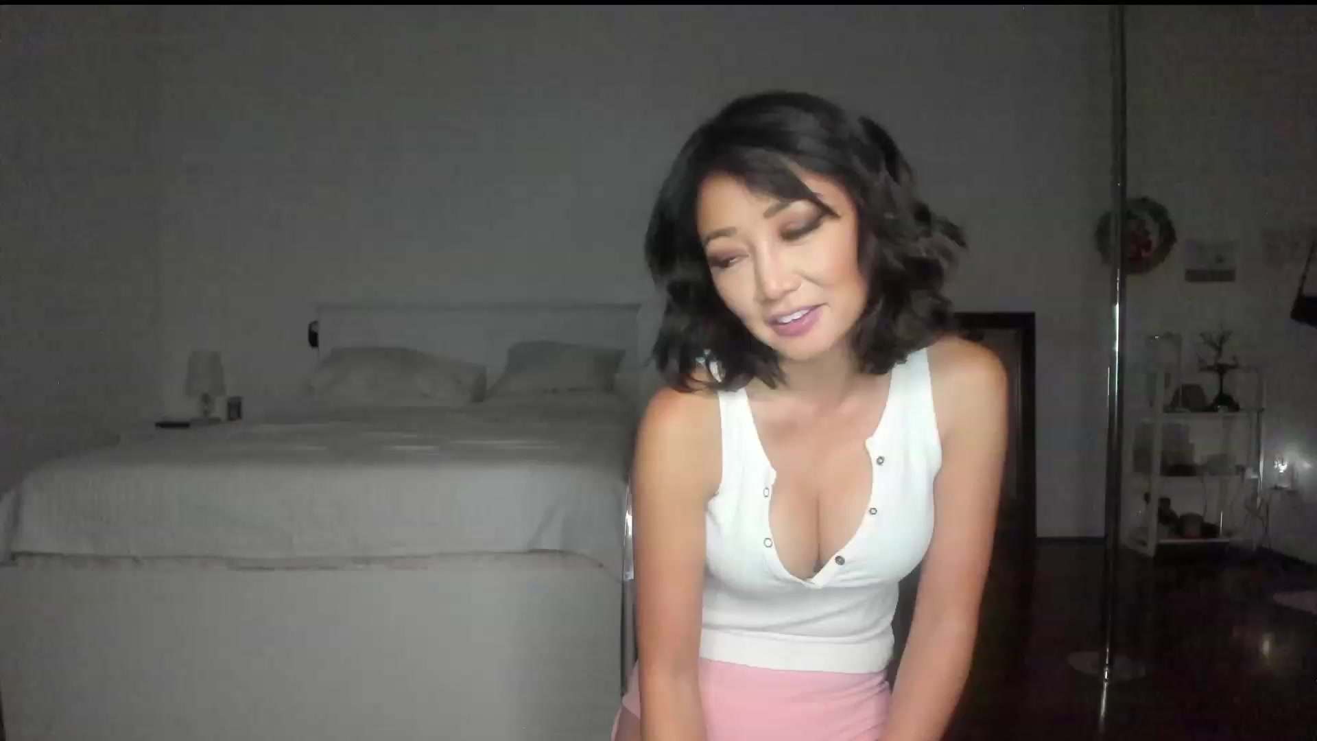 Gallery image thumbnail from sugarbb_'s myfreecams stream on, 09/15/2023, 10:59 image 14 of 20