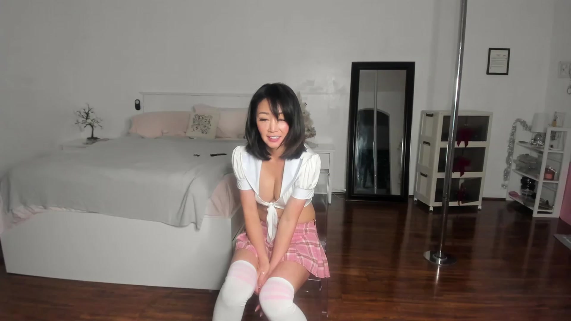 Gallery image thumbnail from sugarbb_'s myfreecams stream on, 11/27/2023, 13:47 image 6 of 20