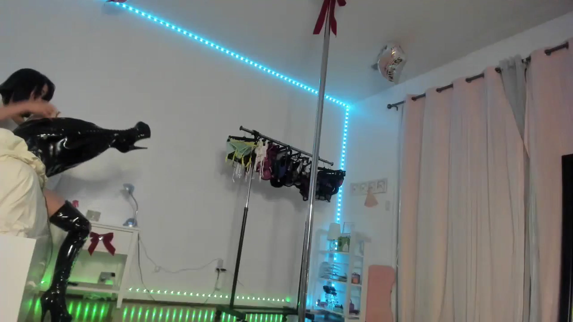 Gallery image thumbnail from sugarbb_'s myfreecams stream on, 12/16/2023, 12:49 image 4 of 20