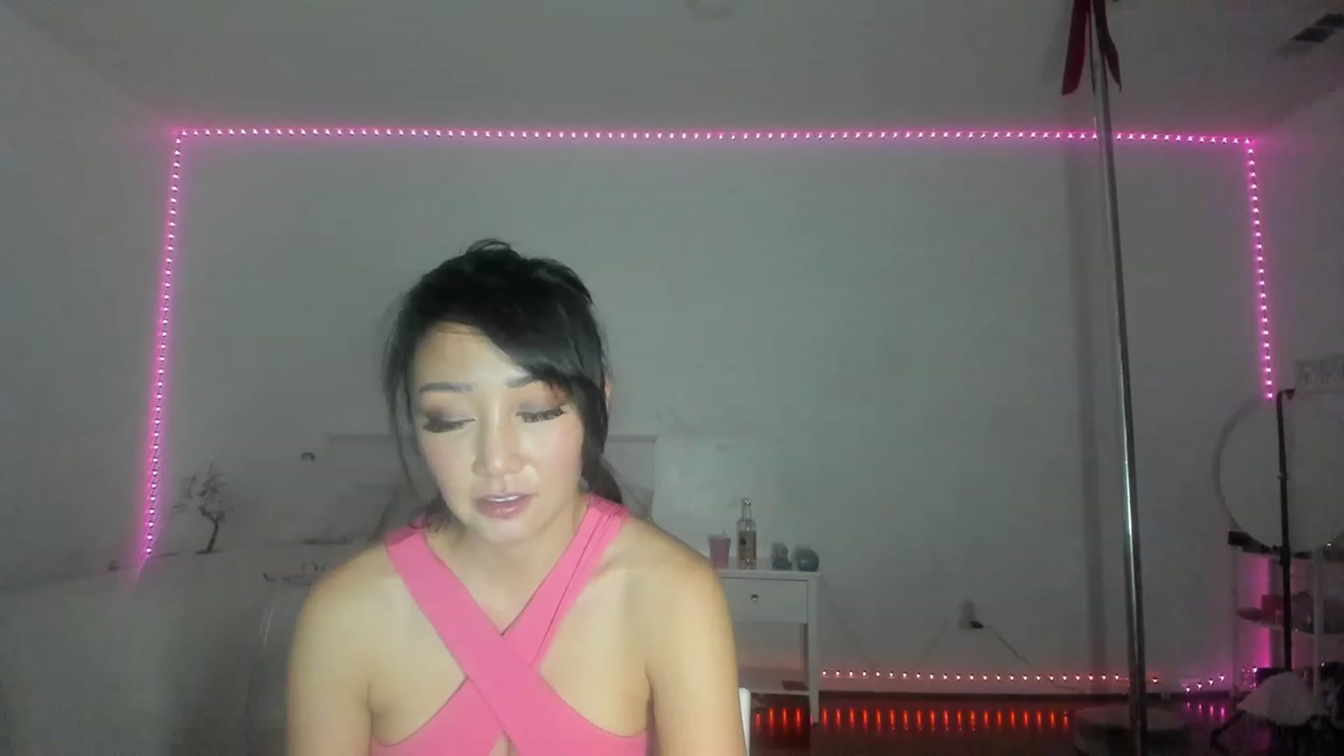 Gallery image thumbnail from sugarbb_'s myfreecams stream on, 12/27/2023, 09:41 image 6 of 20