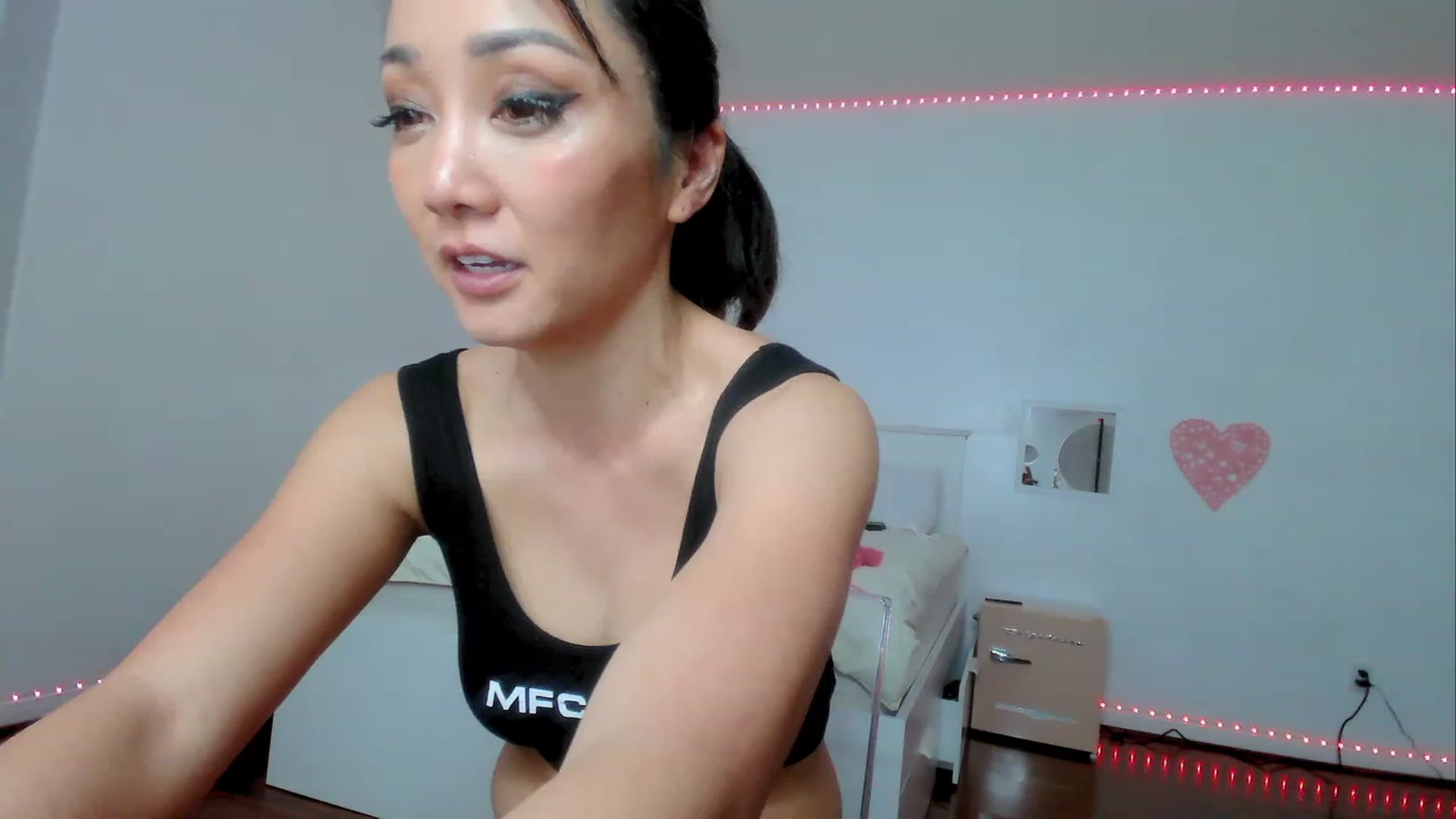 Gallery image thumbnail from sugarbb_'s myfreecams stream on, 01/14/2024, 12:54 image 15 of 20