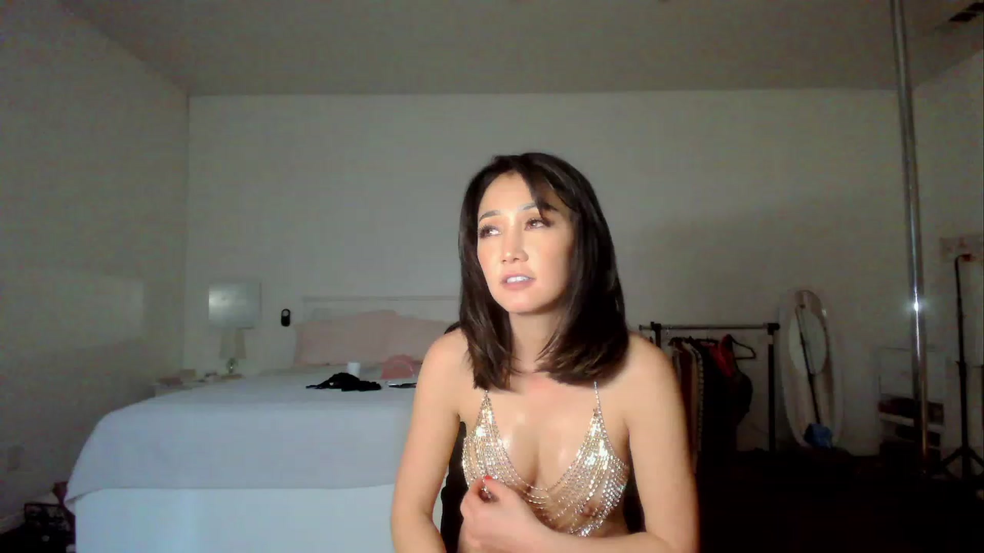 Gallery image thumbnail from sugarbb_'s myfreecams stream on, 03/06/2024, 11:28 image 16 of 20