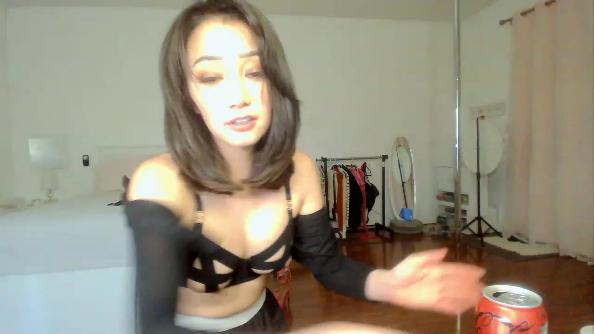 Gallery image thumbnail from sugarbb_'s myfreecams stream on, 03/06/2024, 11:28 image 1 of 20