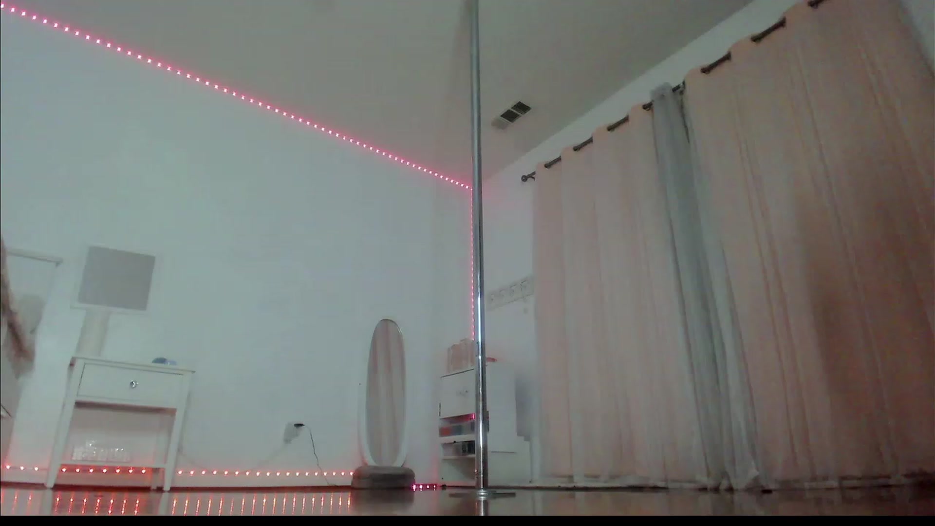 Gallery image thumbnail from sugarbb_'s myfreecams stream on, 03/12/2024, 11:56 image 4 of 20