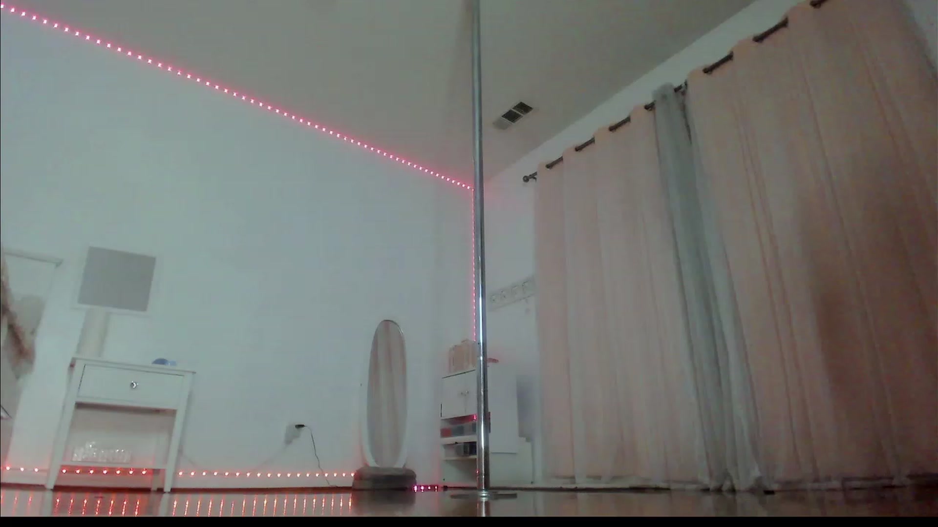 Gallery image thumbnail from sugarbb_'s myfreecams stream on, 03/12/2024, 11:56 image 3 of 20
