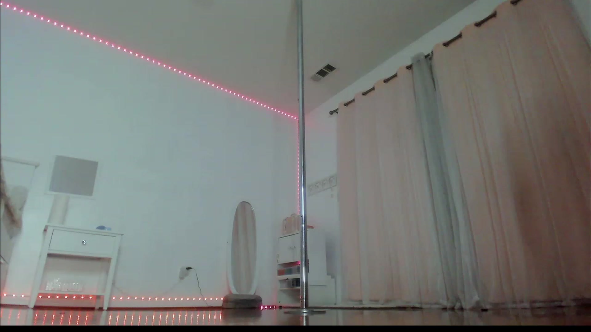 Gallery image thumbnail from sugarbb_'s myfreecams stream on, 03/12/2024, 11:56 image 8 of 20
