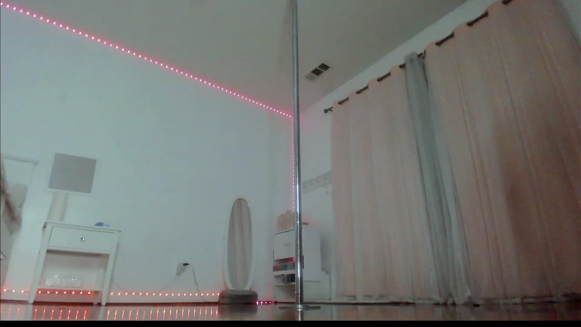 Gallery image thumbnail from sugarbb_'s myfreecams stream on, 03/12/2024, 11:56 image 2 of 20