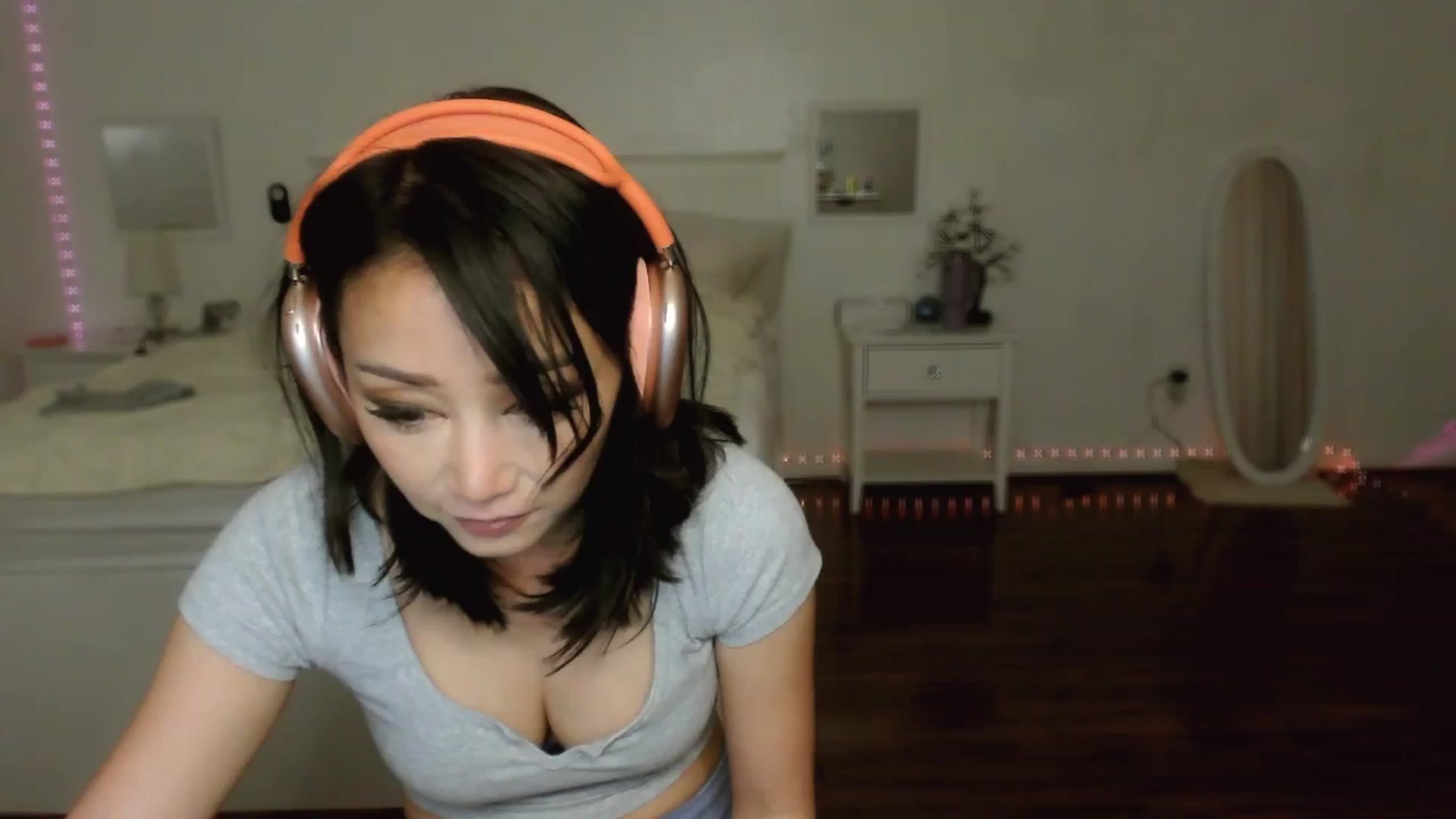 Gallery image thumbnail from sugarbb_'s myfreecams stream on, 04/13/2024, 10:51 image 4 of 20