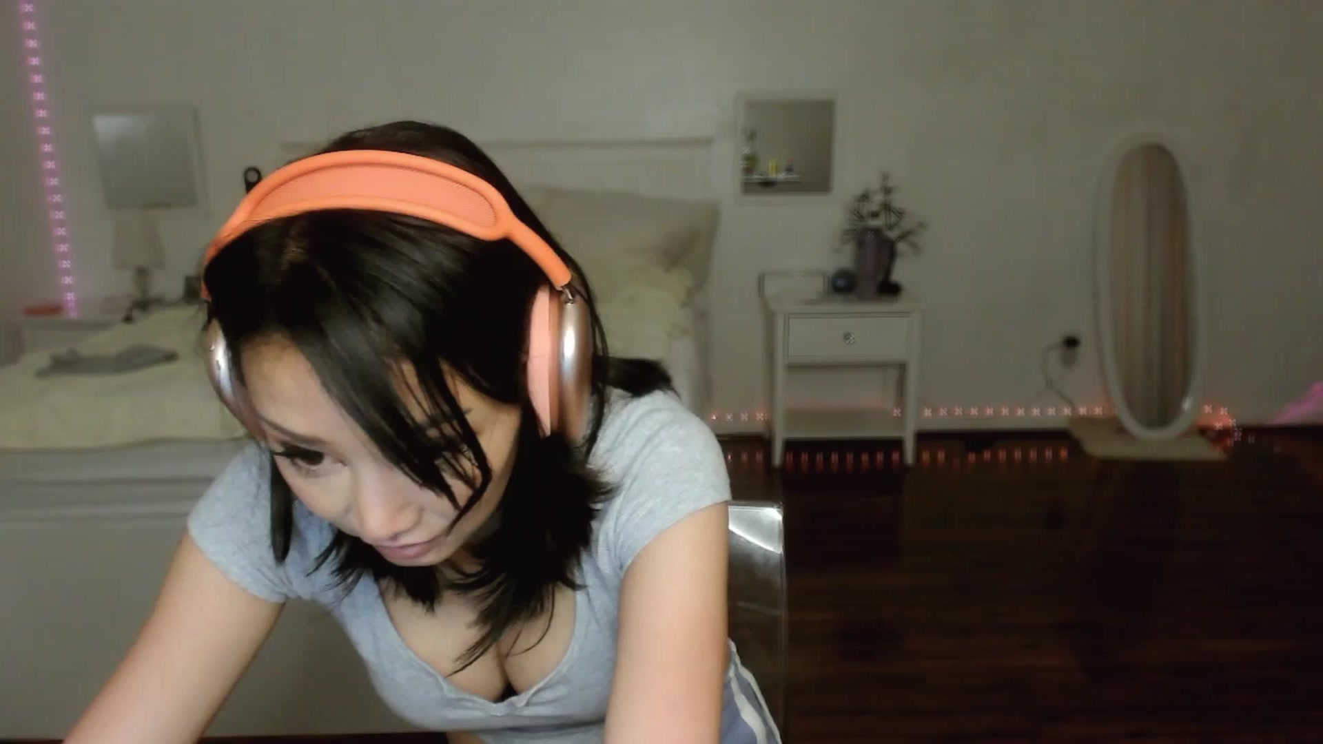 Gallery image thumbnail from sugarbb_'s myfreecams stream on, 04/13/2024, 10:51 image 3 of 20