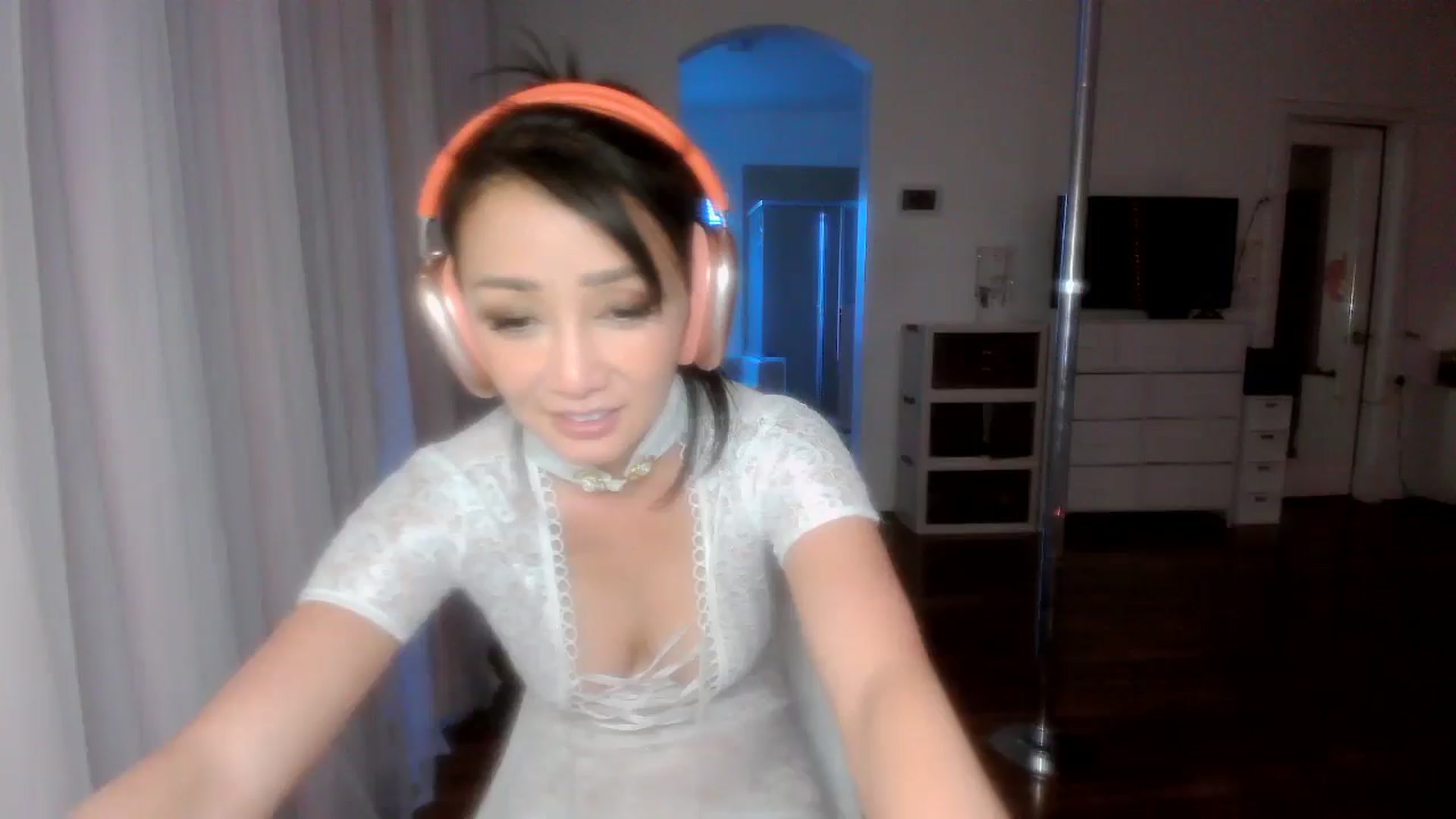 Gallery image thumbnail from sugarbb_'s myfreecams stream on, 05/02/2024, 13:10 image 16 of 20