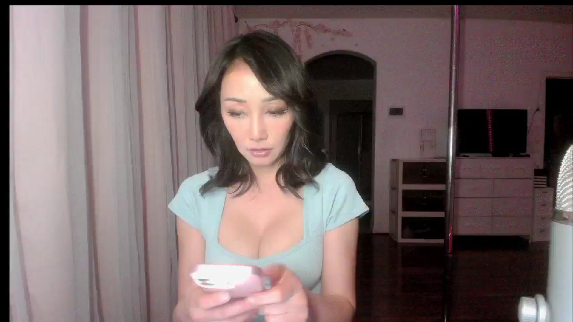 Gallery image thumbnail from sugarbb_'s myfreecams stream on, 05/11/2024, 09:05 image 14 of 20
