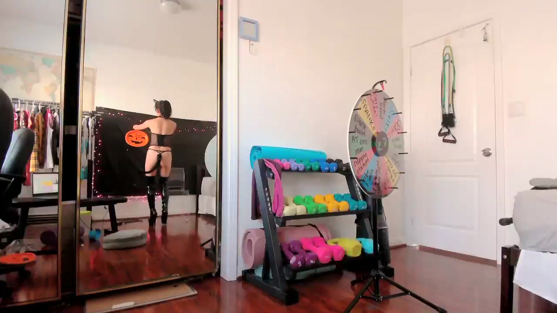 Gallery image thumbnail from sugarbb_'s myfreecams stream on, 10/22/2024, 20:27 image 9 of 20
