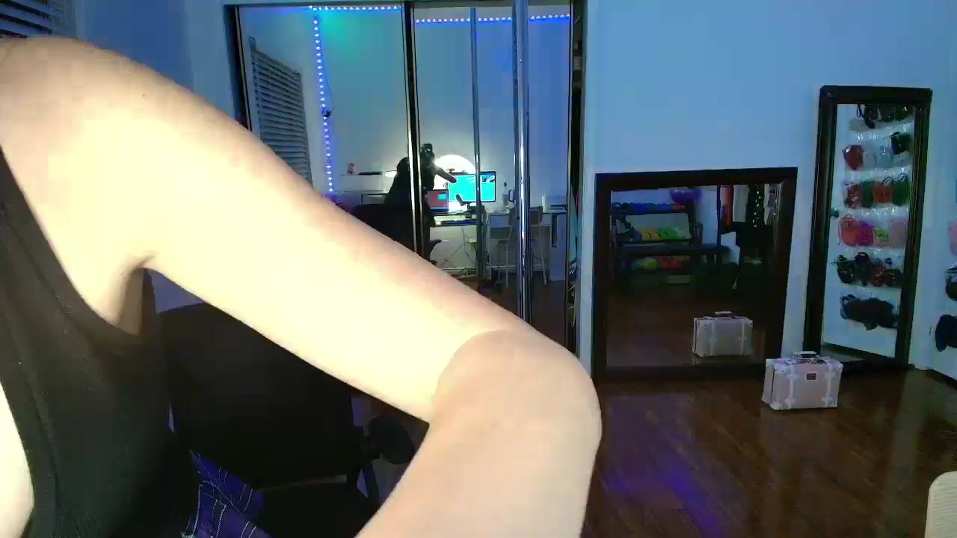 Gallery image thumbnail from sugarbb_'s myfreecams stream on, 09/11/2025, 06:29 image 11 of 20