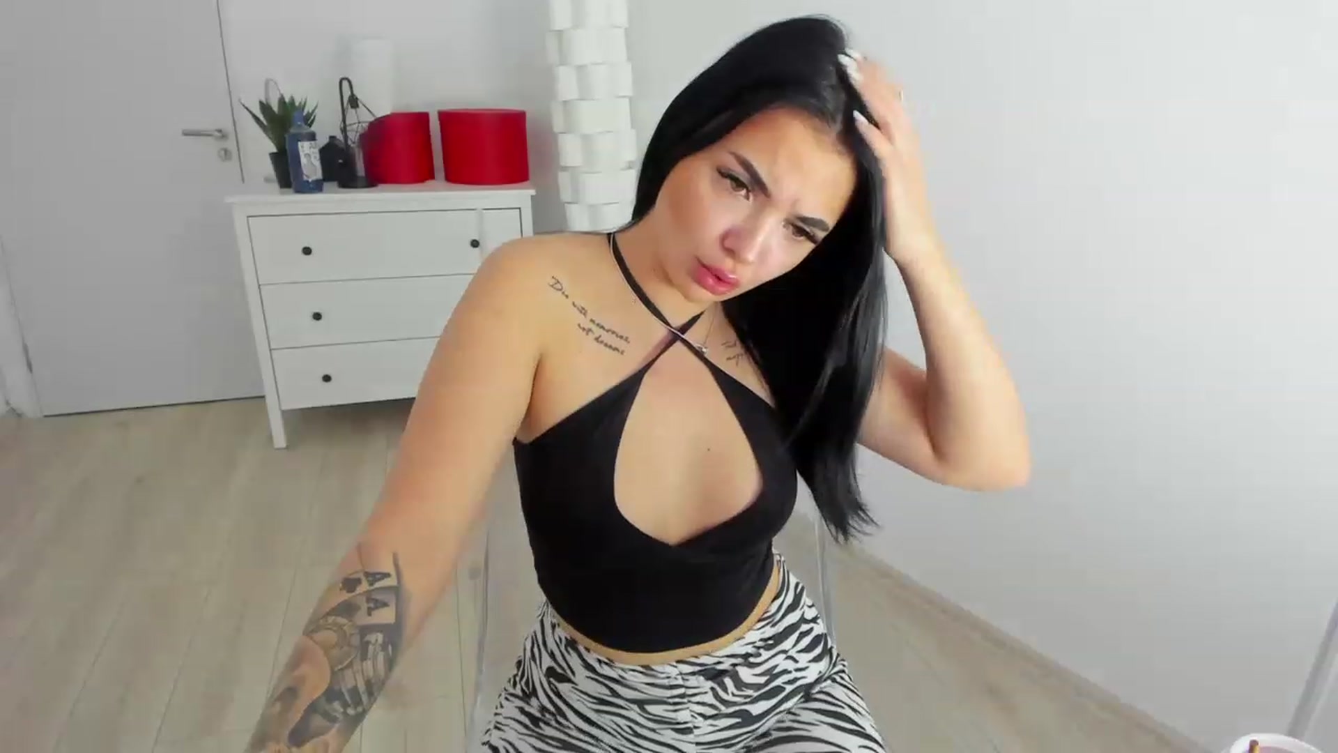 Gallery image thumbnail from sugarrainey's myfreecams stream on, 11/22/2022, 07:24 image 10 of 20