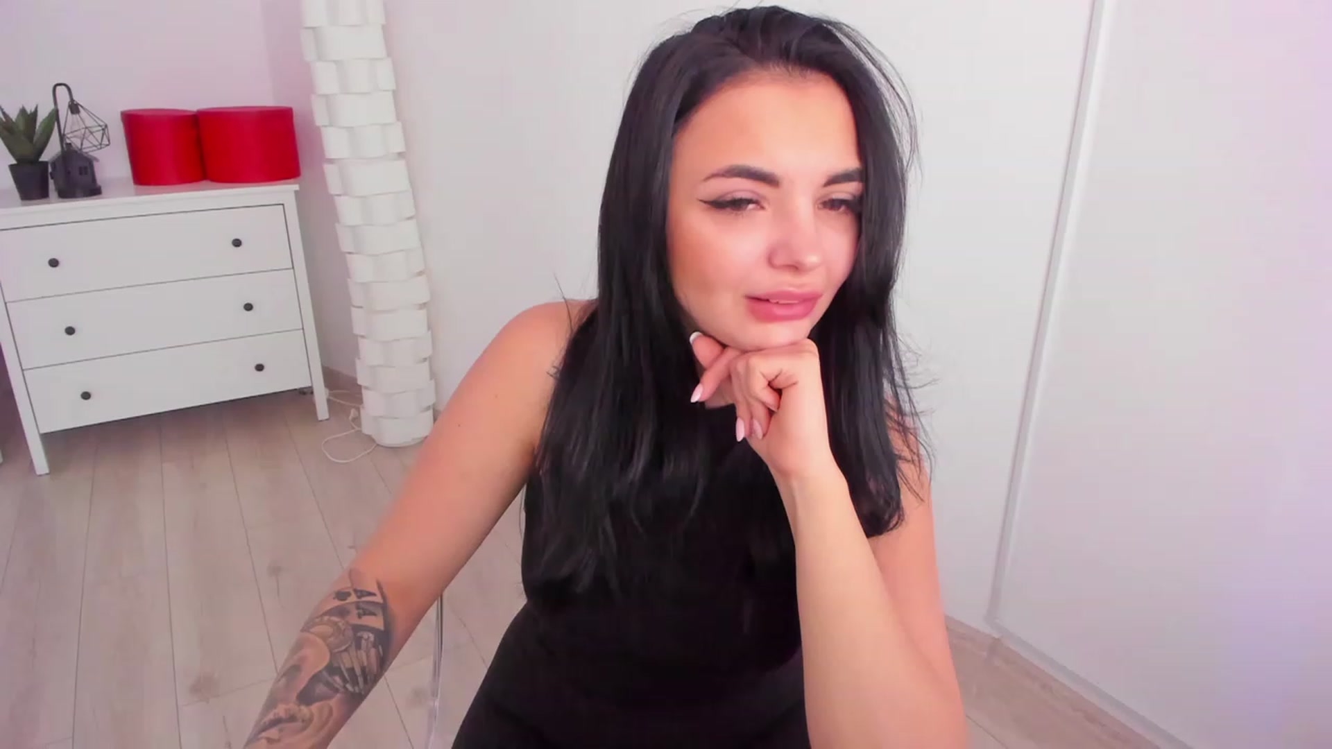 Gallery image thumbnail from sugarrainey's myfreecams stream on, 11/28/2022, 11:46 image 9 of 20
