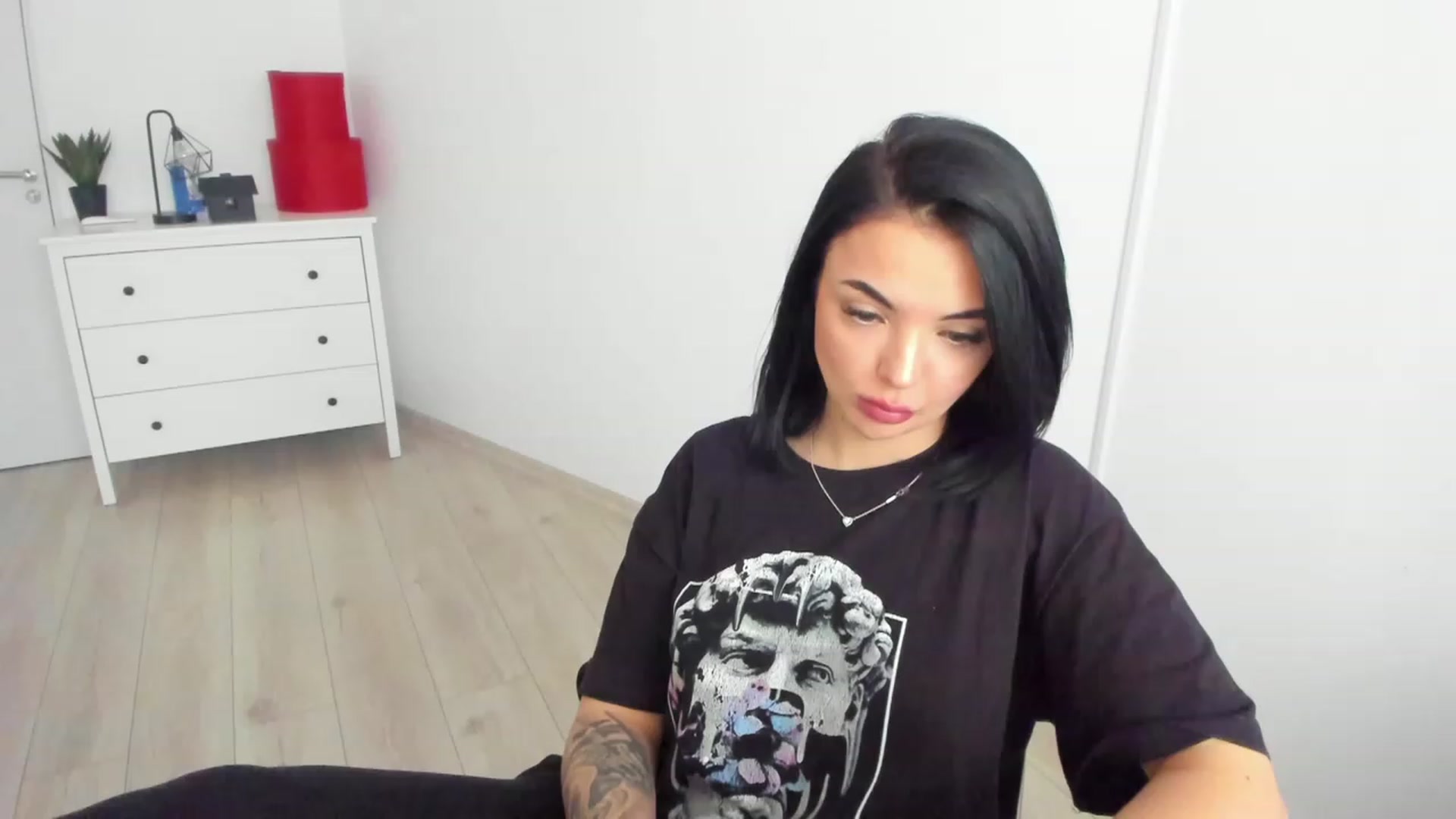 Gallery image thumbnail from sugarrainey's myfreecams stream on, 12/16/2022, 11:00 image 1 of 20