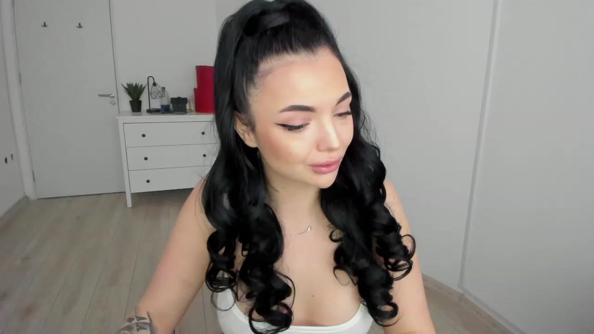Gallery image thumbnail from sugarrainey's myfreecams stream on, 01/26/2023, 11:10 image 7 of 20