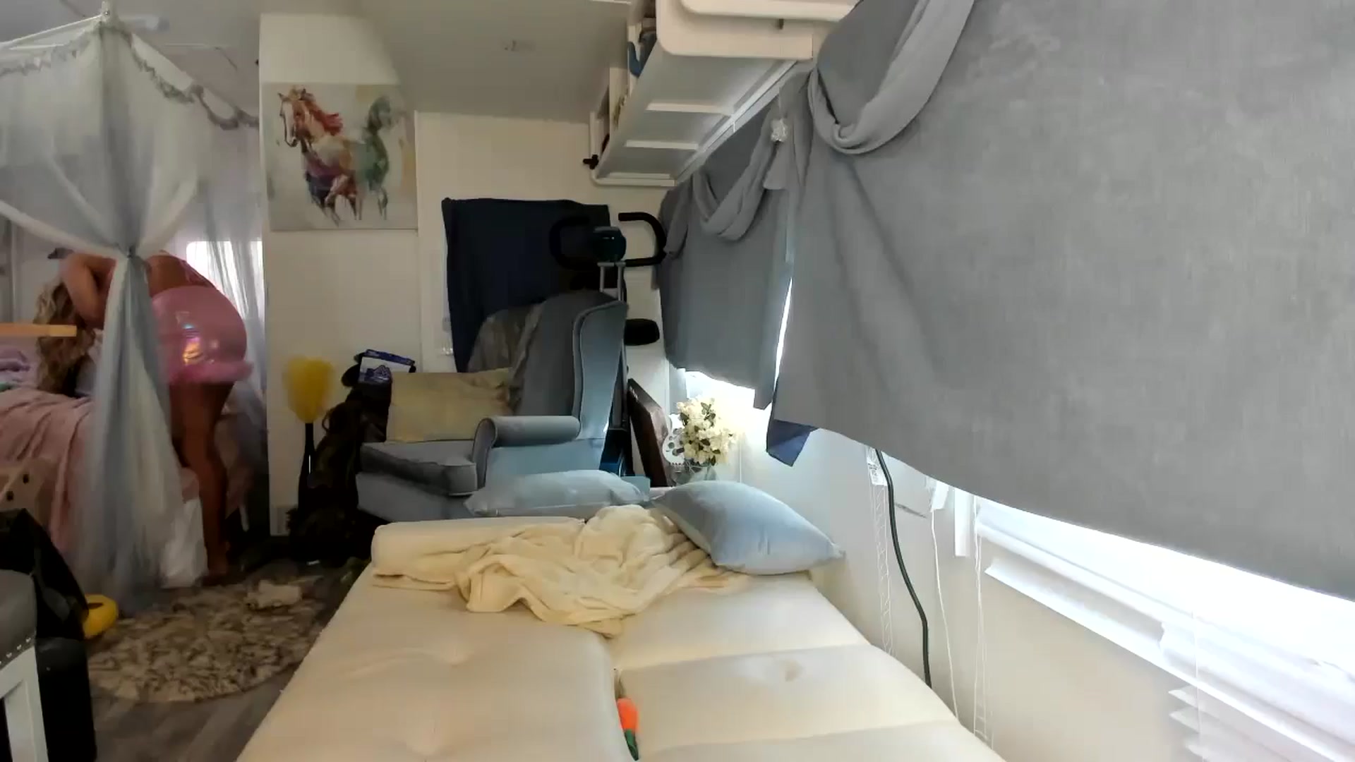 Gallery image thumbnail from summer4413's myfreecams stream on, 11/11/2024, 15:00 image 7 of 20
