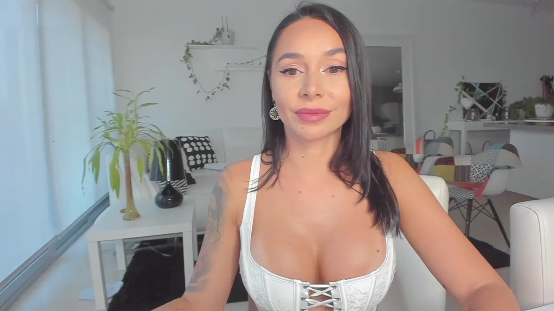 Gallery image thumbnail from summerbae's myfreecams stream on, 06/11/2023, 23:37 image 13 of 20
