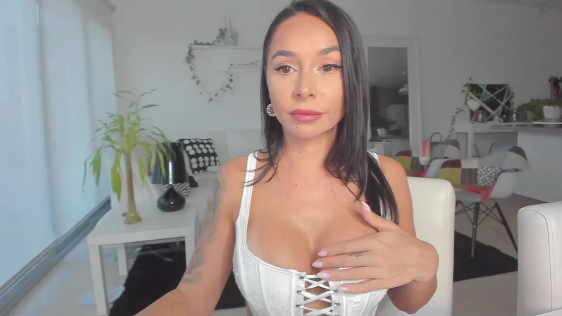 Gallery image thumbnail from summerbae's myfreecams stream on, 06/11/2023, 23:37 image 17 of 20