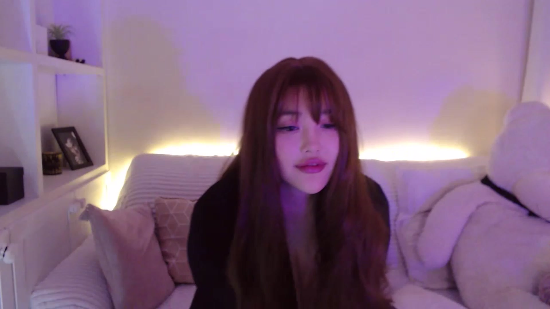 Gallery image thumbnail from sundaey's myfreecams stream on, 11/27/2022, 10:25 image 17 of 20