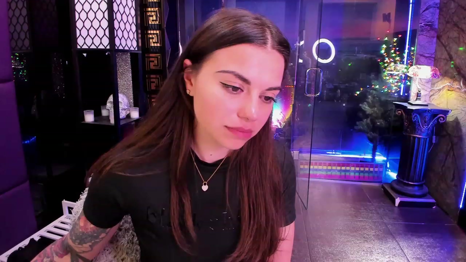 Gallery image thumbnail from sunn_o's myfreecams stream on, 05/30/2023, 11:17 image 9 of 20