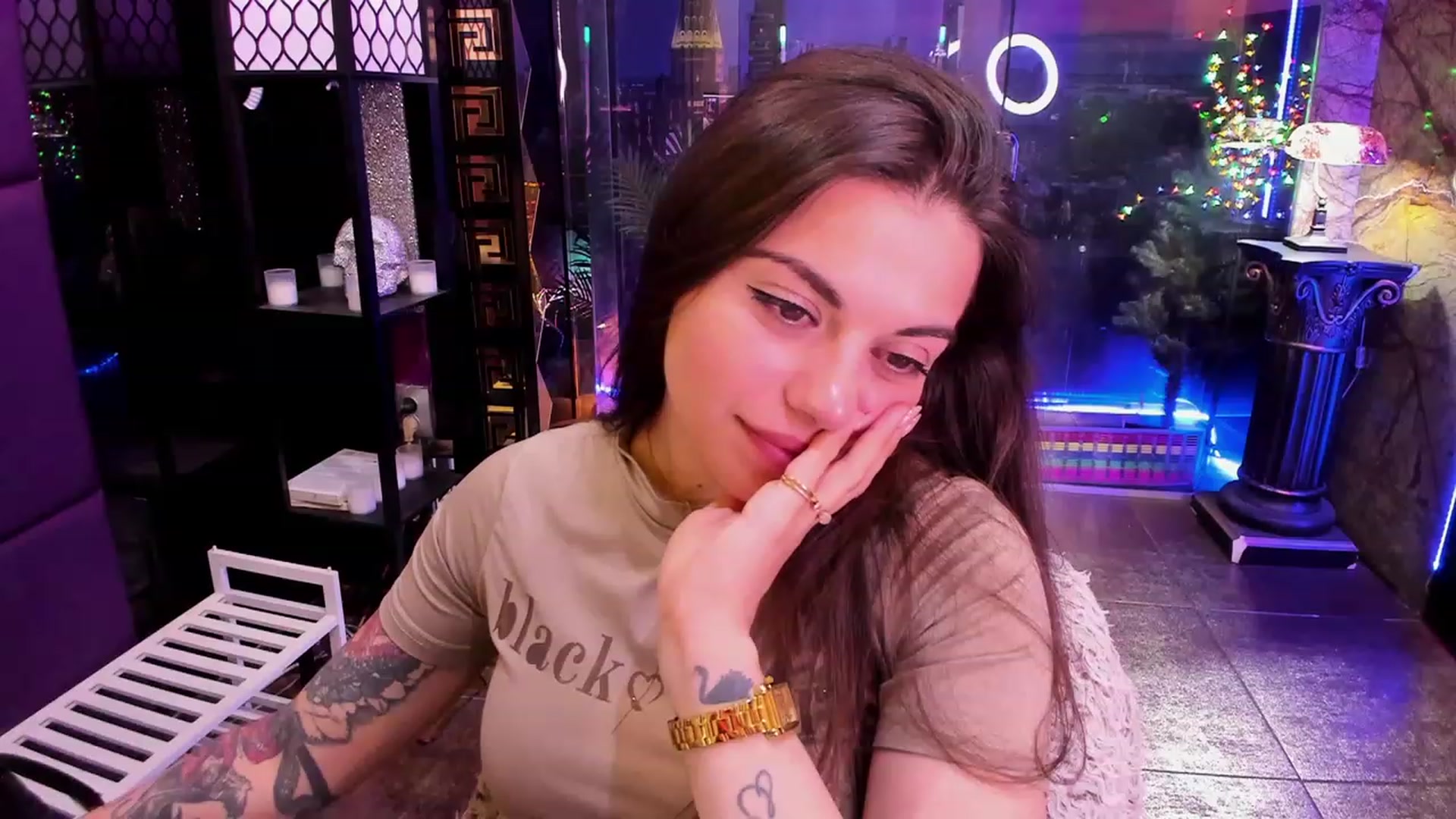 Gallery image thumbnail from sunn_o's myfreecams stream on, 06/06/2023, 11:44 image 9 of 20