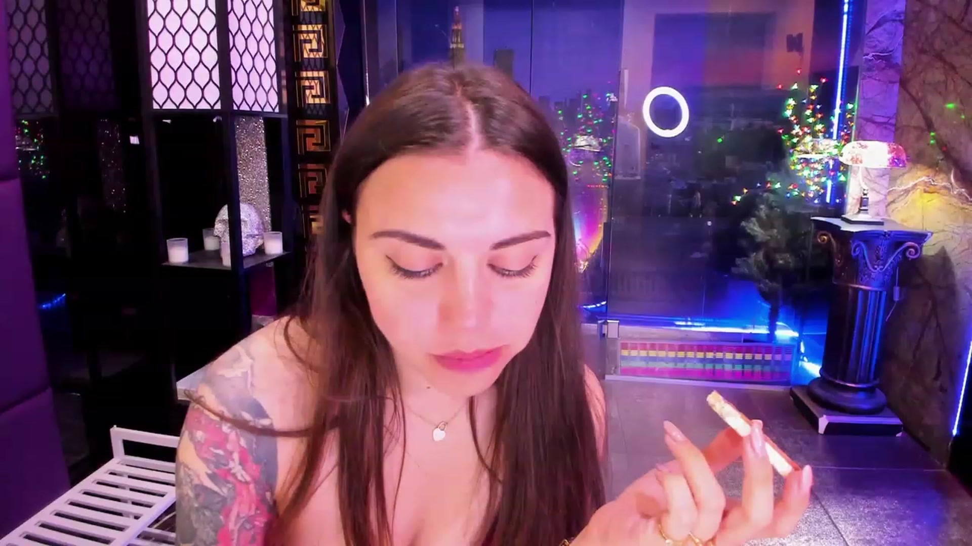 Gallery image thumbnail from sunn_o's myfreecams stream on, 06/11/2023, 10:31 image 19 of 20