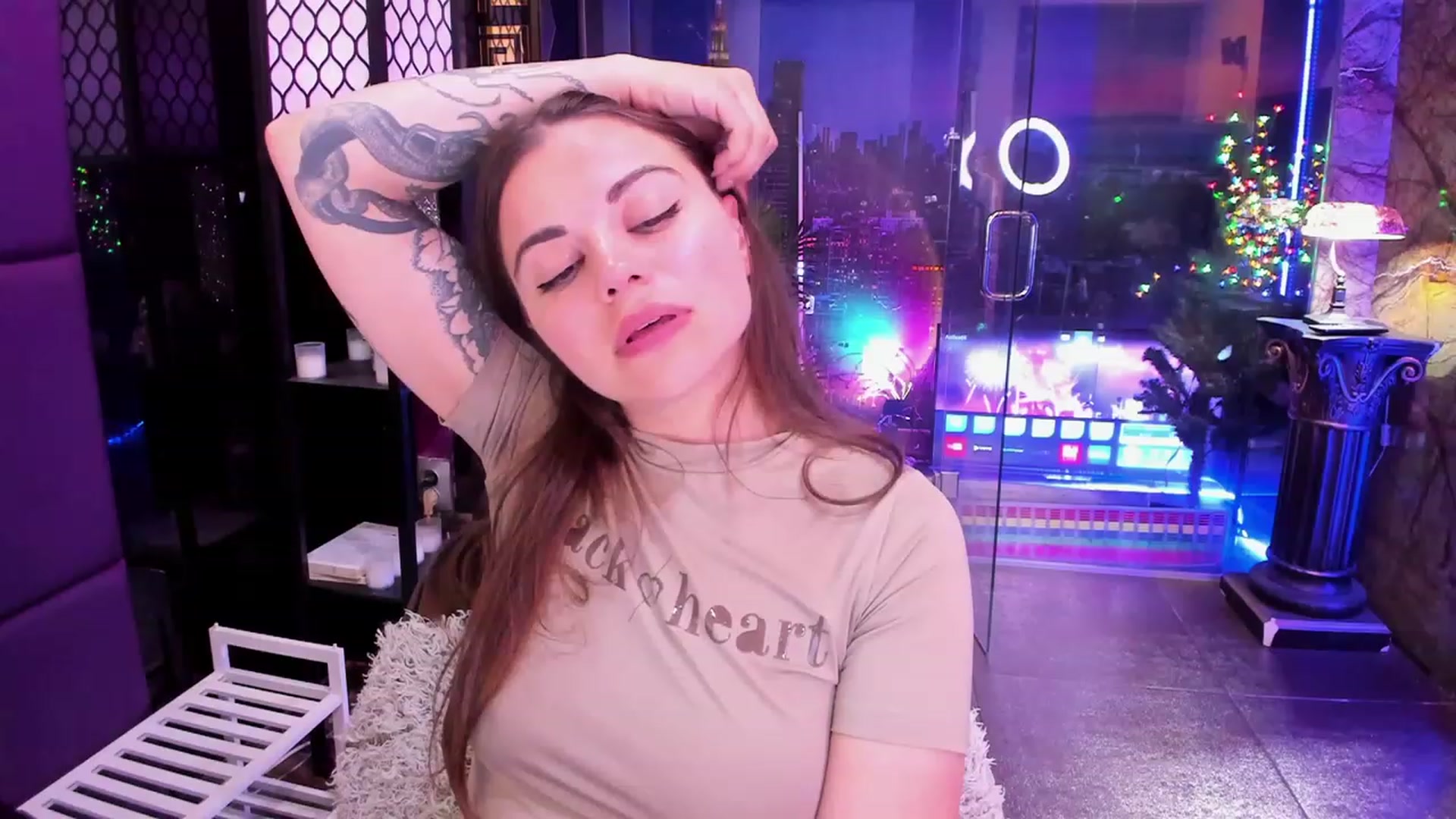 Gallery image thumbnail from sunn_o's myfreecams stream on, 06/24/2023, 11:21 image 17 of 20