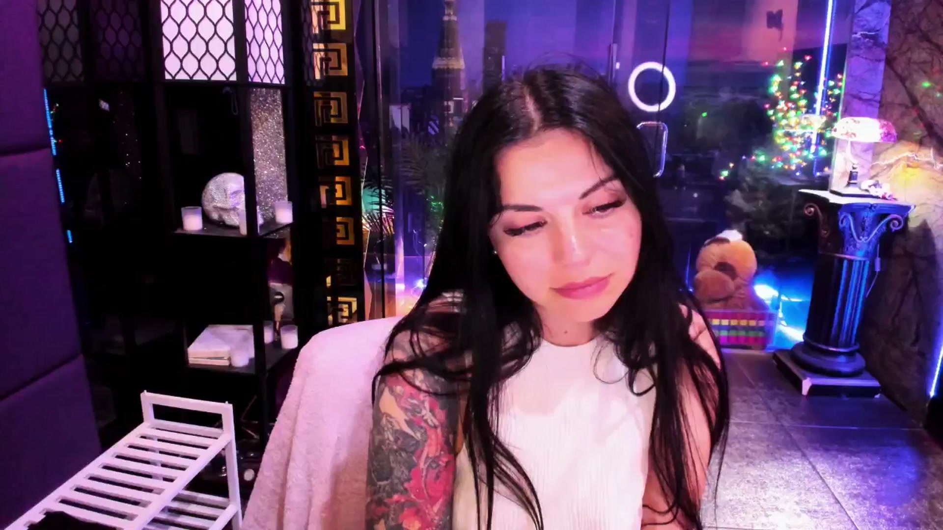 Gallery image thumbnail from sunn_o's myfreecams stream on, 07/17/2024, 12:20 image 16 of 20