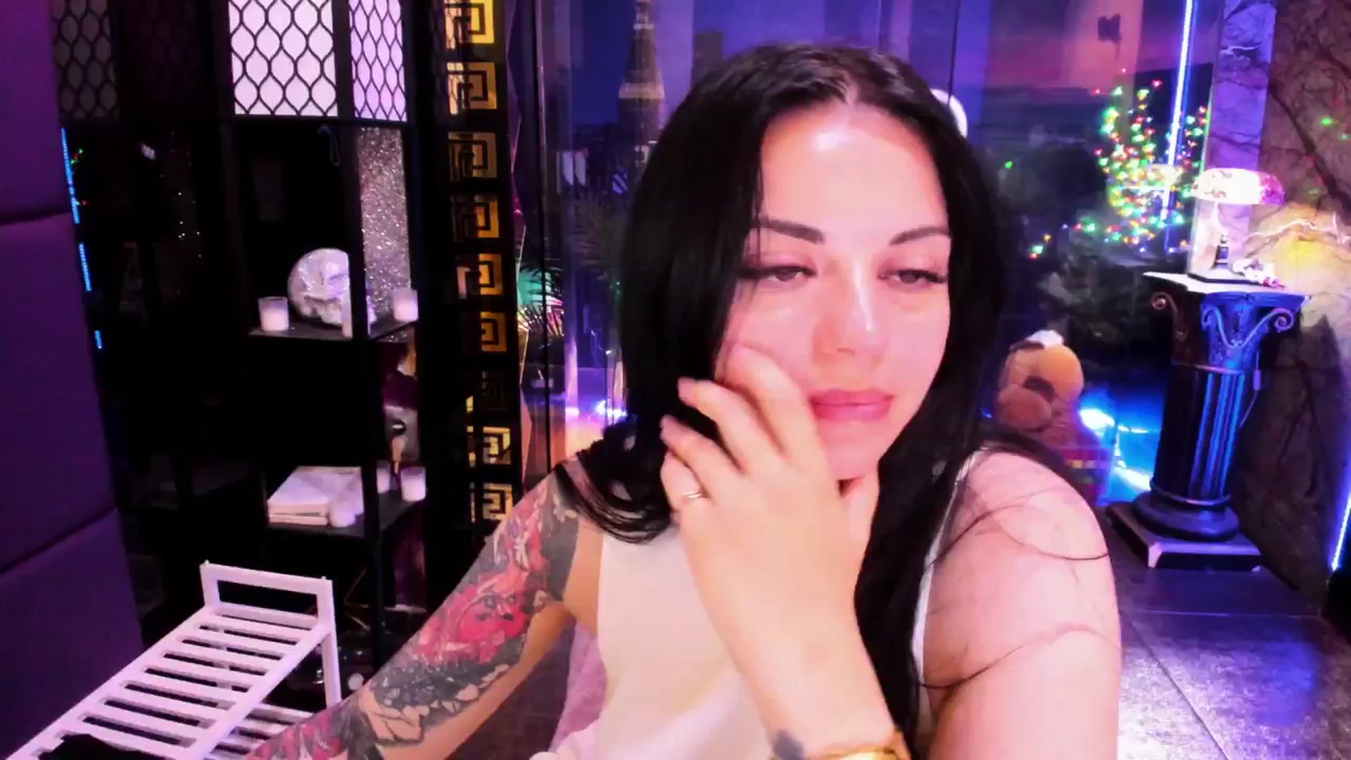 Gallery image thumbnail from sunn_o's myfreecams stream on, 07/17/2024, 12:20 image 12 of 20