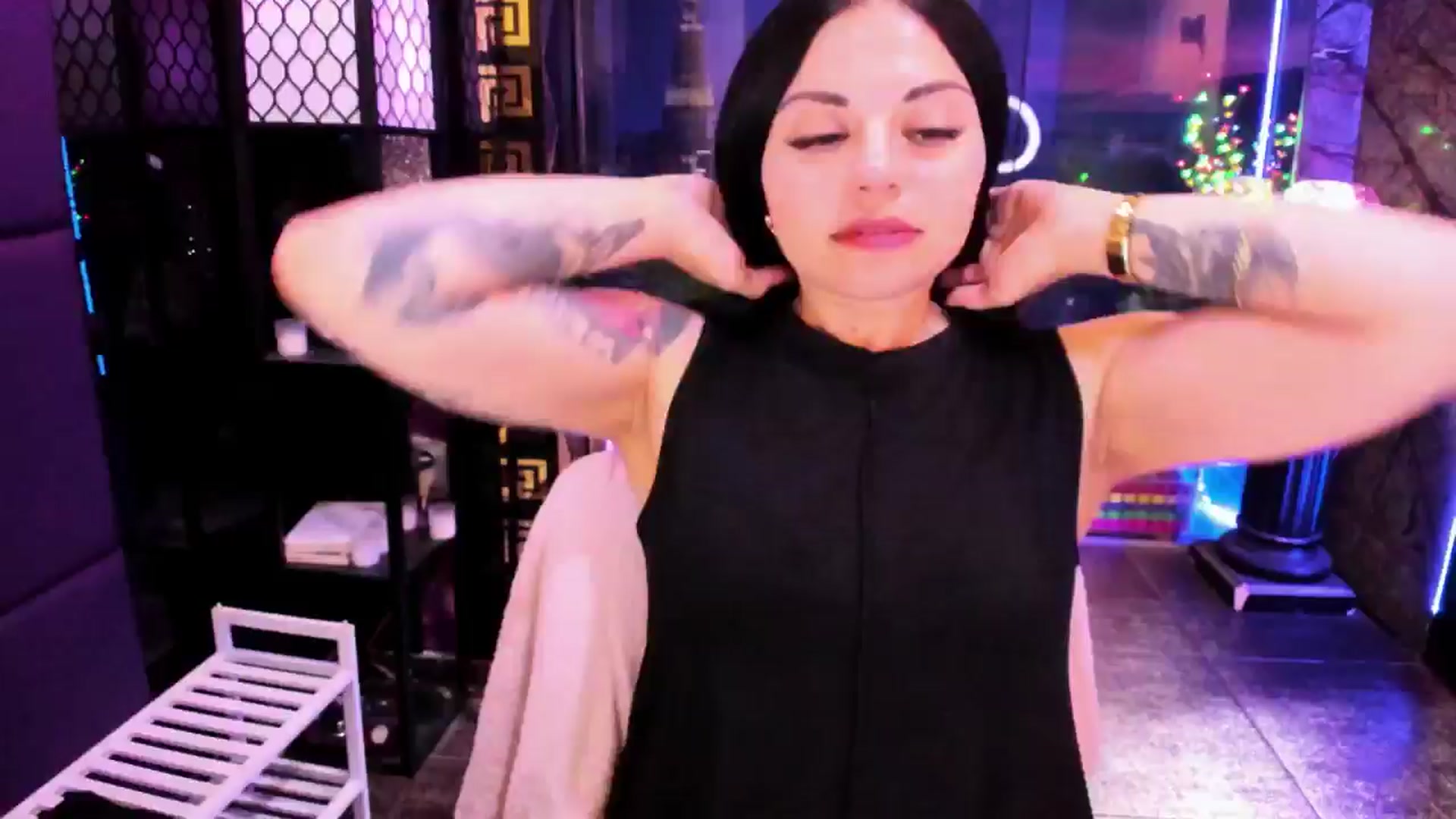 Gallery image thumbnail from sunn_o's myfreecams stream on, 07/18/2024, 12:12 image 14 of 20