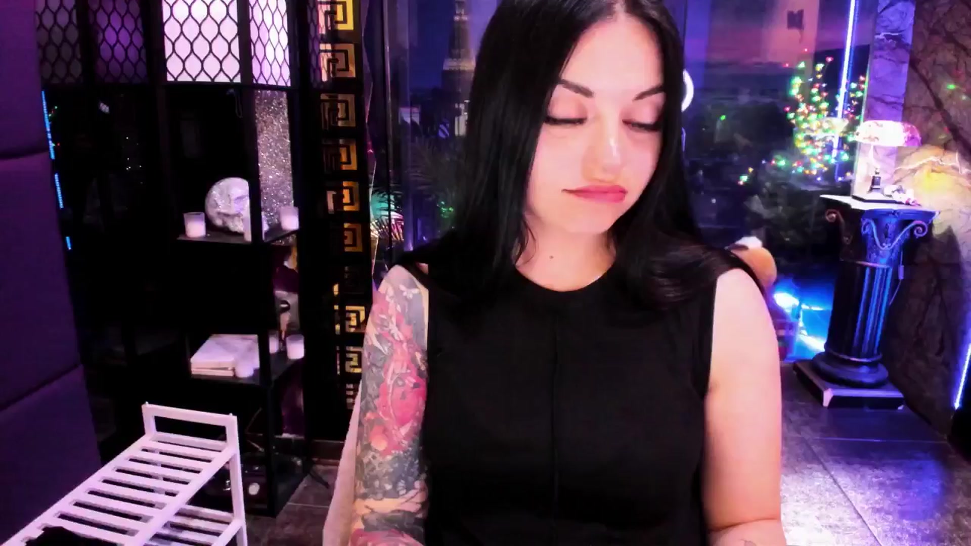 Gallery image thumbnail from sunn_o's myfreecams stream on, 07/18/2024, 12:12 image 13 of 20