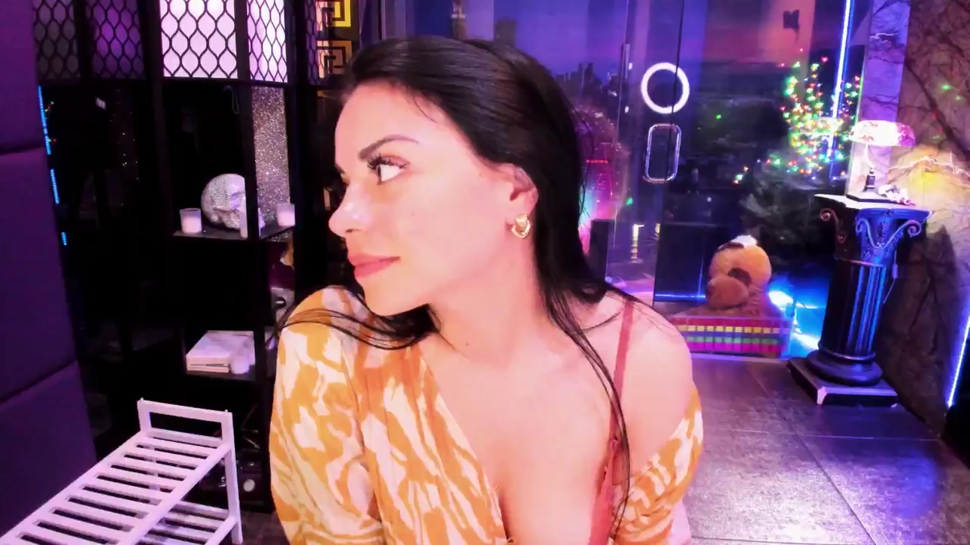 Gallery image thumbnail from sunn_o's myfreecams stream on, 07/20/2024, 14:17 image 11 of 20