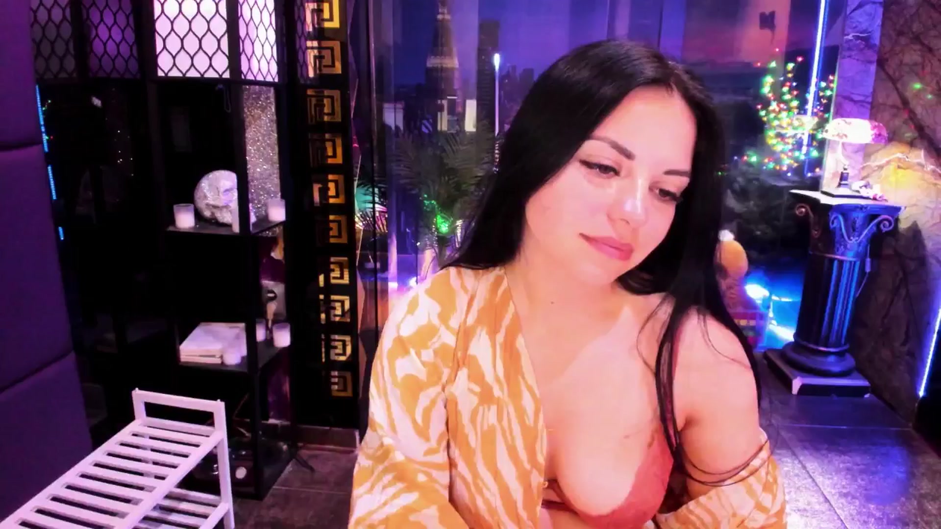 Gallery image thumbnail from sunn_o's myfreecams stream on, 07/20/2024, 14:17 image 17 of 20