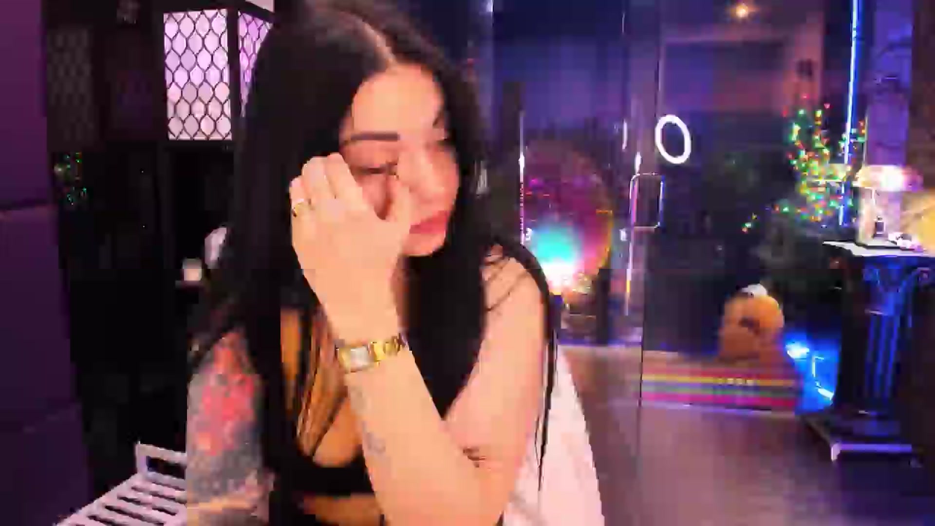 Gallery image thumbnail from sunn_o's myfreecams stream on, 01/19/2025, 12:48 image 4 of 20