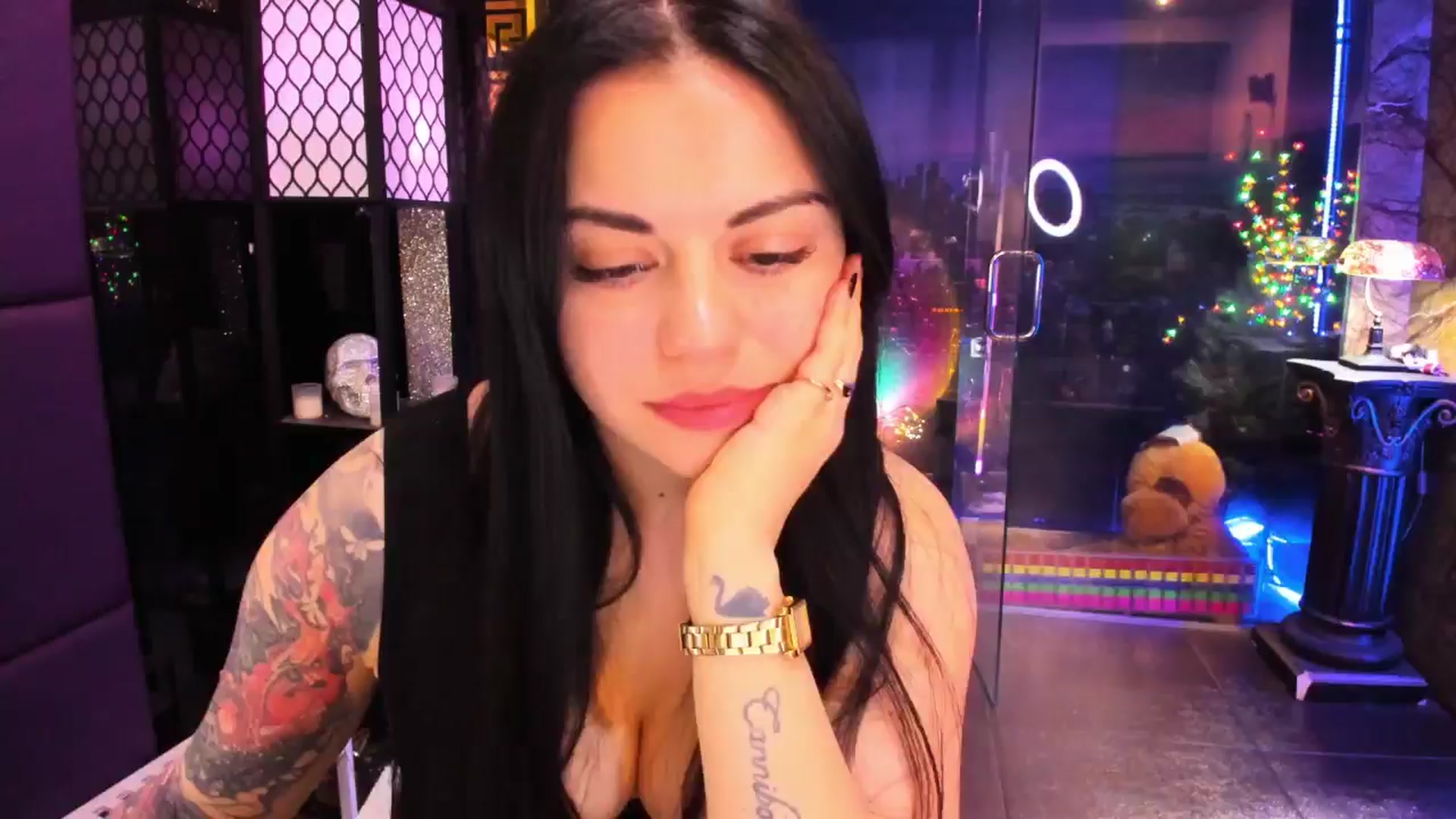 Gallery image thumbnail from sunn_o's myfreecams stream on, 01/19/2025, 13:14 image 9 of 20