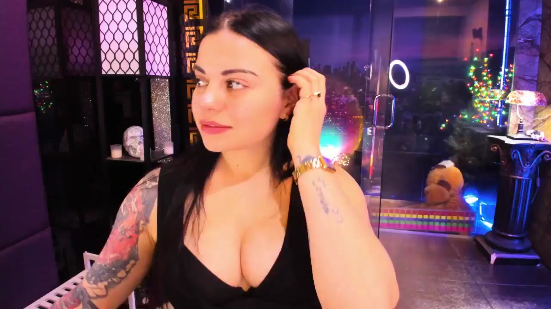 Gallery image thumbnail from sunn_o's myfreecams stream on, 01/19/2025, 13:14 image 1 of 20