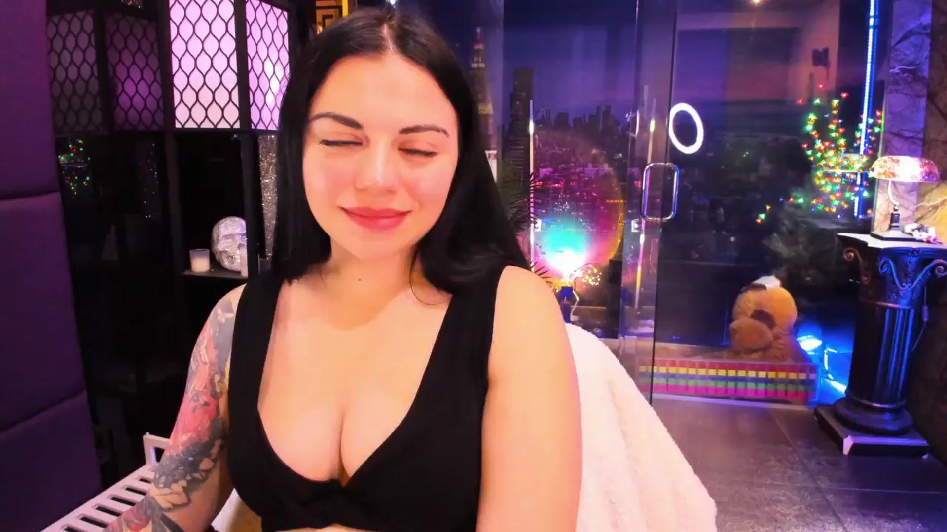 Gallery image thumbnail from sunn_o's myfreecams stream on, 01/19/2025, 14:28 image 1 of 20