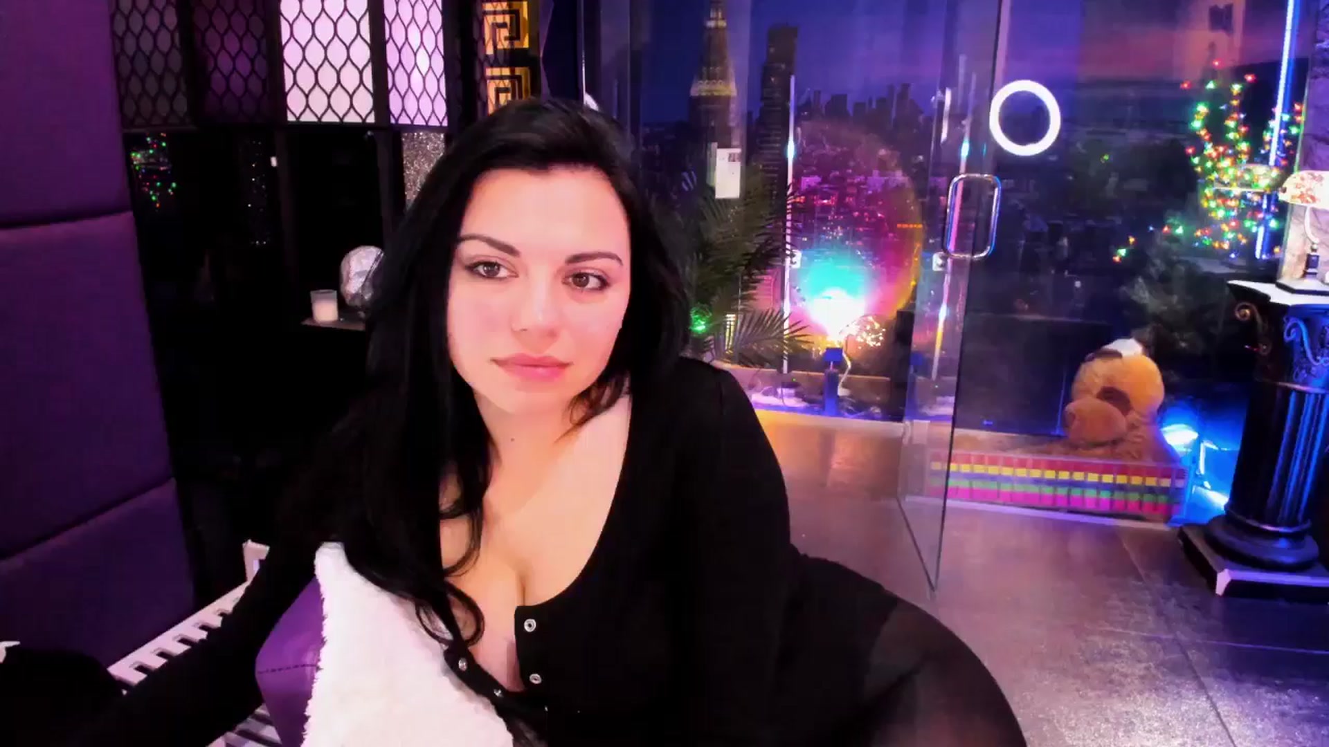 Gallery image thumbnail from sunn_o's myfreecams stream on, 02/19/2025, 10:10 image 16 of 20