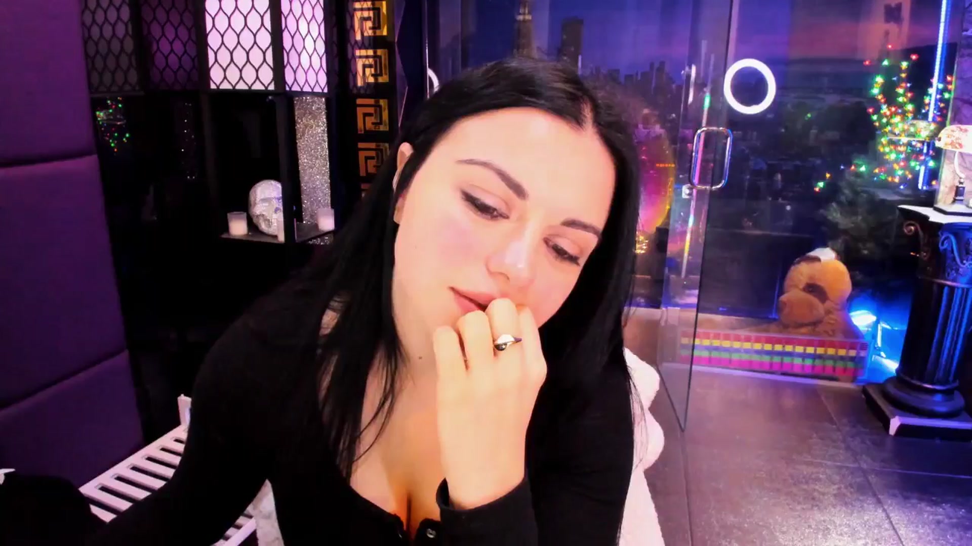 Gallery image thumbnail from sunn_o's myfreecams stream on, 02/19/2025, 10:10 image 11 of 20