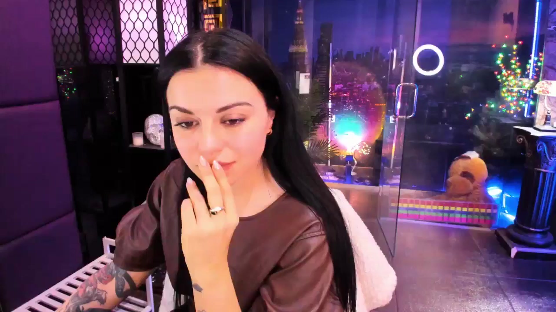 Gallery image thumbnail from sunn_o's myfreecams stream on, 03/01/2025, 11:27 image 9 of 20
