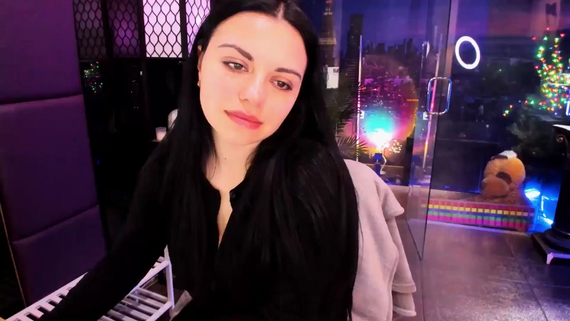 Gallery image thumbnail from sunn_o's myfreecams stream on, 03/19/2025, 10:25 image 14 of 20