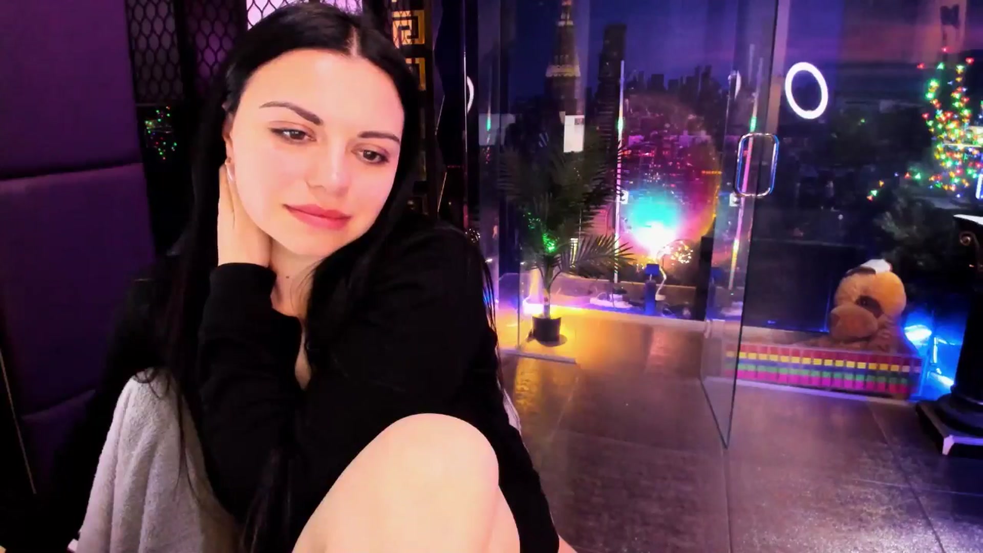 Gallery image thumbnail from sunn_o's myfreecams stream on, 03/19/2025, 10:25 image 15 of 20