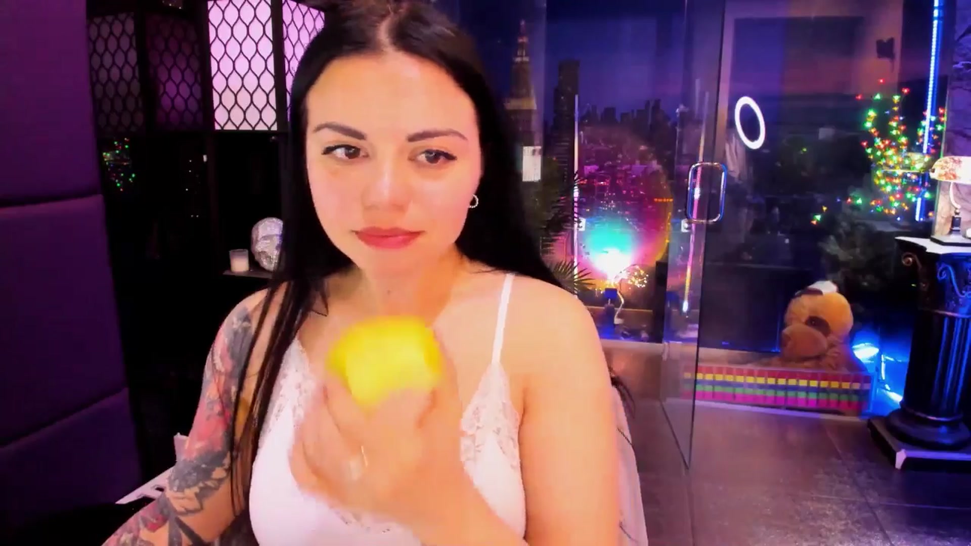 Gallery image thumbnail from sunn_o's myfreecams stream on, 04/05/2025, 12:03 image 4 of 20