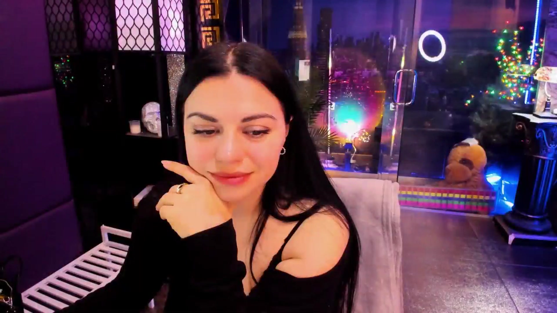 Gallery image thumbnail from sunn_o's myfreecams stream on, 04/06/2025, 09:27 image 4 of 20