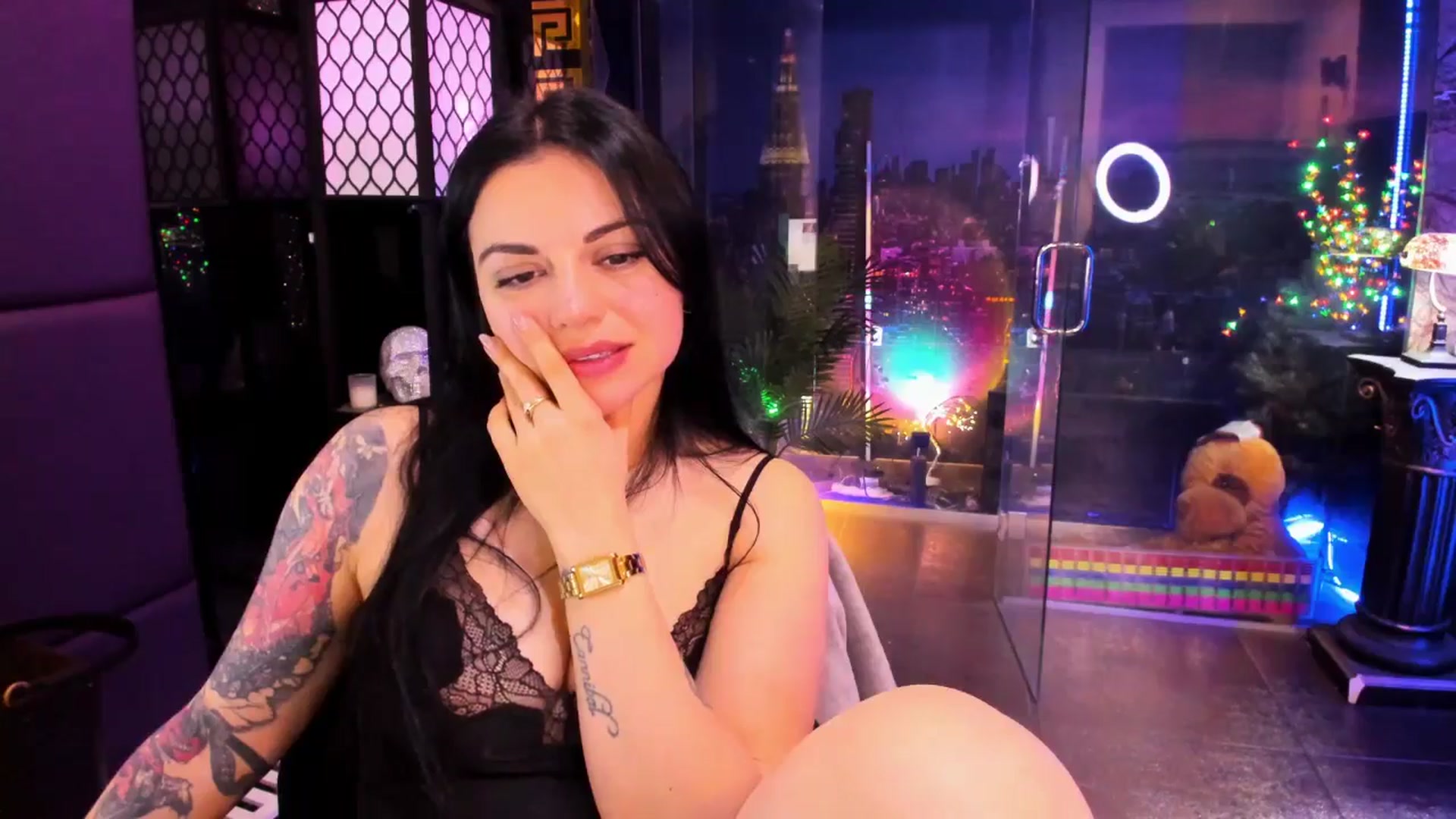 Gallery image thumbnail from sunn_o's myfreecams stream on, 04/12/2025, 13:21 image 4 of 20